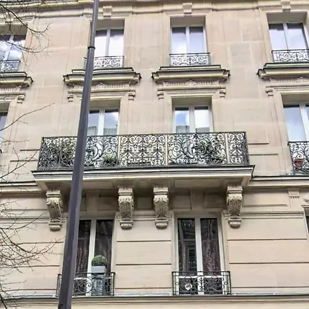Elegant Close To Champs-elysees Апартаменты *